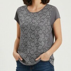 New York & Company Gray Short Sleeve Lace Overlay Zip-up Large Shirt